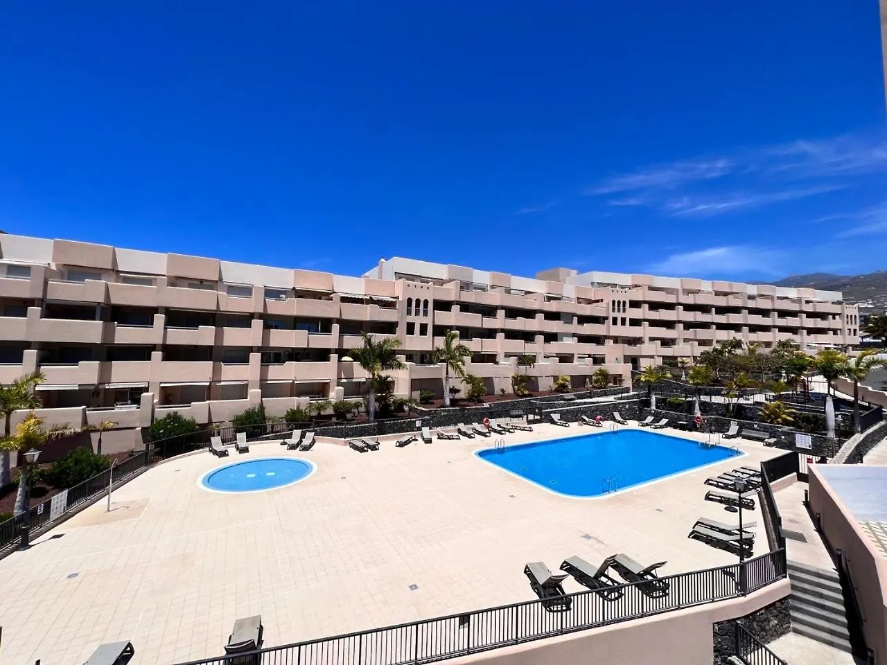 Paradise Sunset 100 Hardrock Apartment 아데제